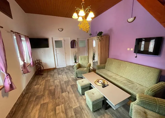 Ubytko V Pruhonu Apartment